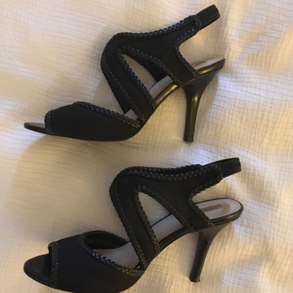 Tahari "Lauren" Peep Toe (8) - Picture 4 of 6